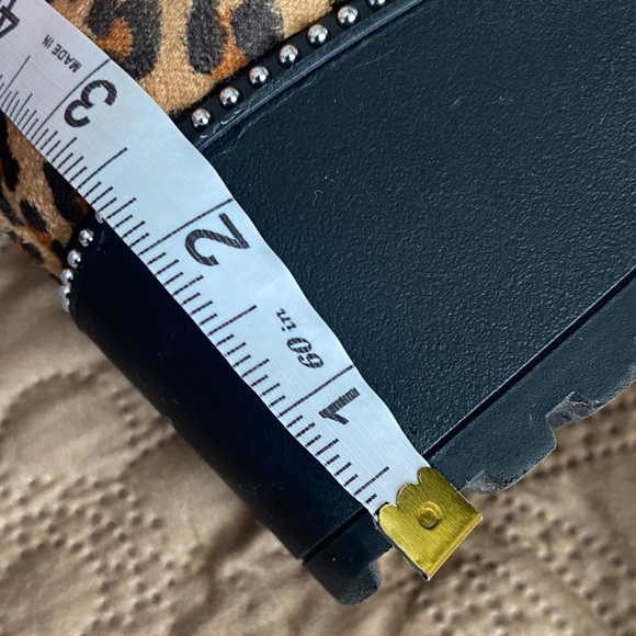 Tinstree Chelsea Stylish Leopard Print Ankle Booties - Picture 5 of 10